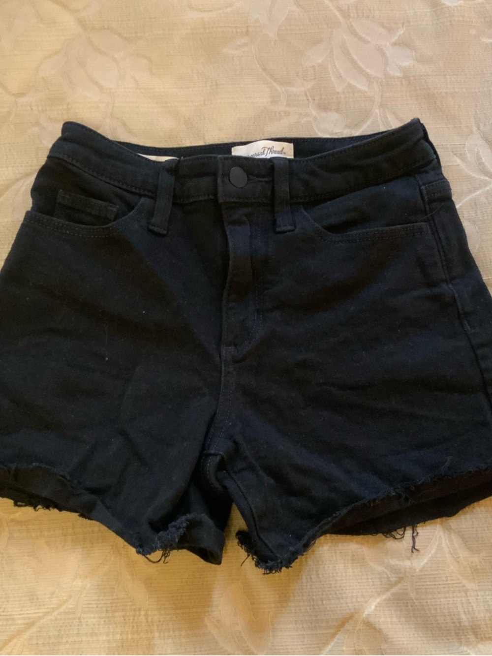 Universal Thread Woman High Rise Rough-Edges Denim Short Fashion Frayed Hem 00R